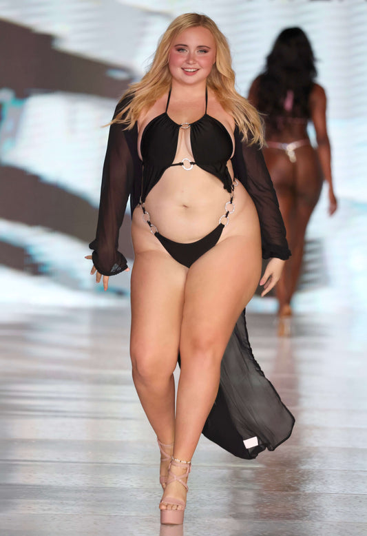 It's Giving Body Curve